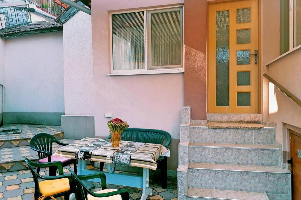 플로브디프 Нouse With Cute Little Yard 아파트 외부 사진